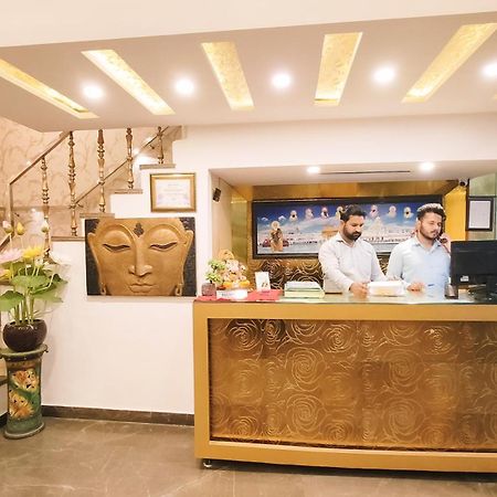 Hotel Sallow Royal Suites Amritsar Dış mekan fotoğraf