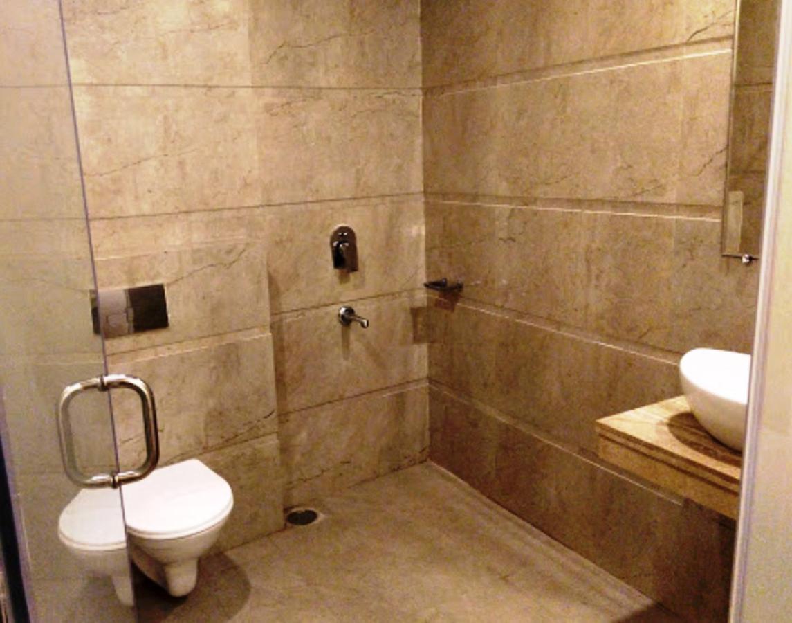 Hotel Sallow Royal Suites Amritsar Dış mekan fotoğraf