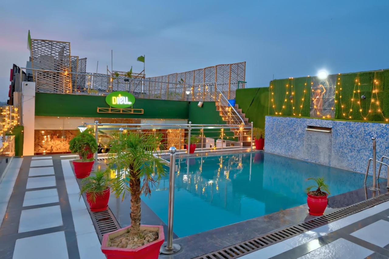 Hotel Sallow Royal Suites Amritsar Dış mekan fotoğraf