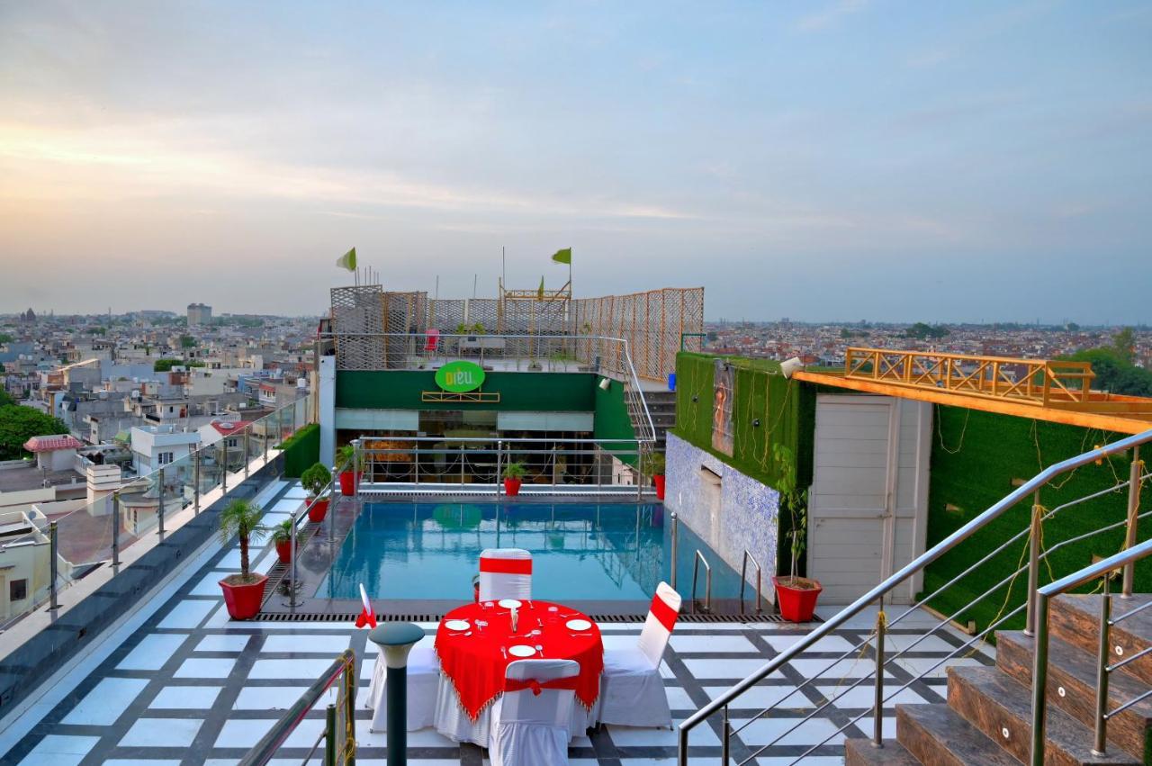 Hotel Sallow Royal Suites Amritsar Dış mekan fotoğraf
