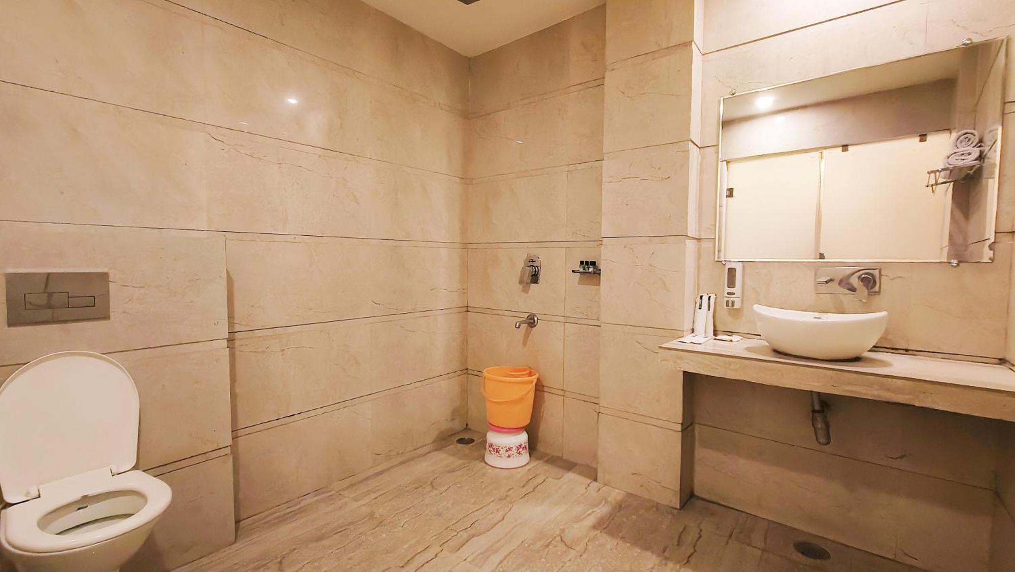 Hotel Sallow Royal Suites Amritsar Dış mekan fotoğraf