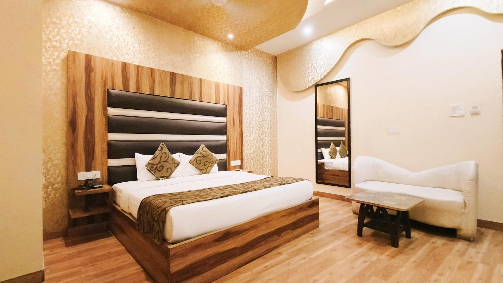 Hotel Sallow Royal Suites Amritsar Dış mekan fotoğraf