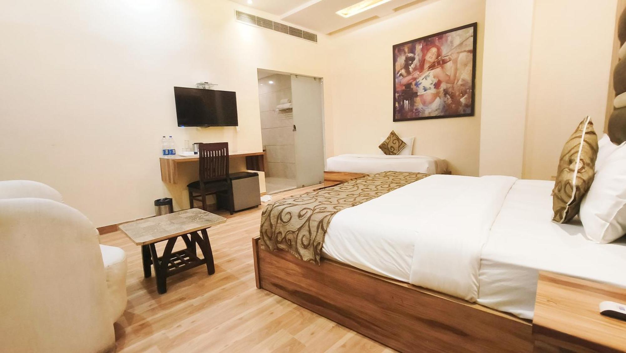 Hotel Sallow Royal Suites Amritsar Dış mekan fotoğraf