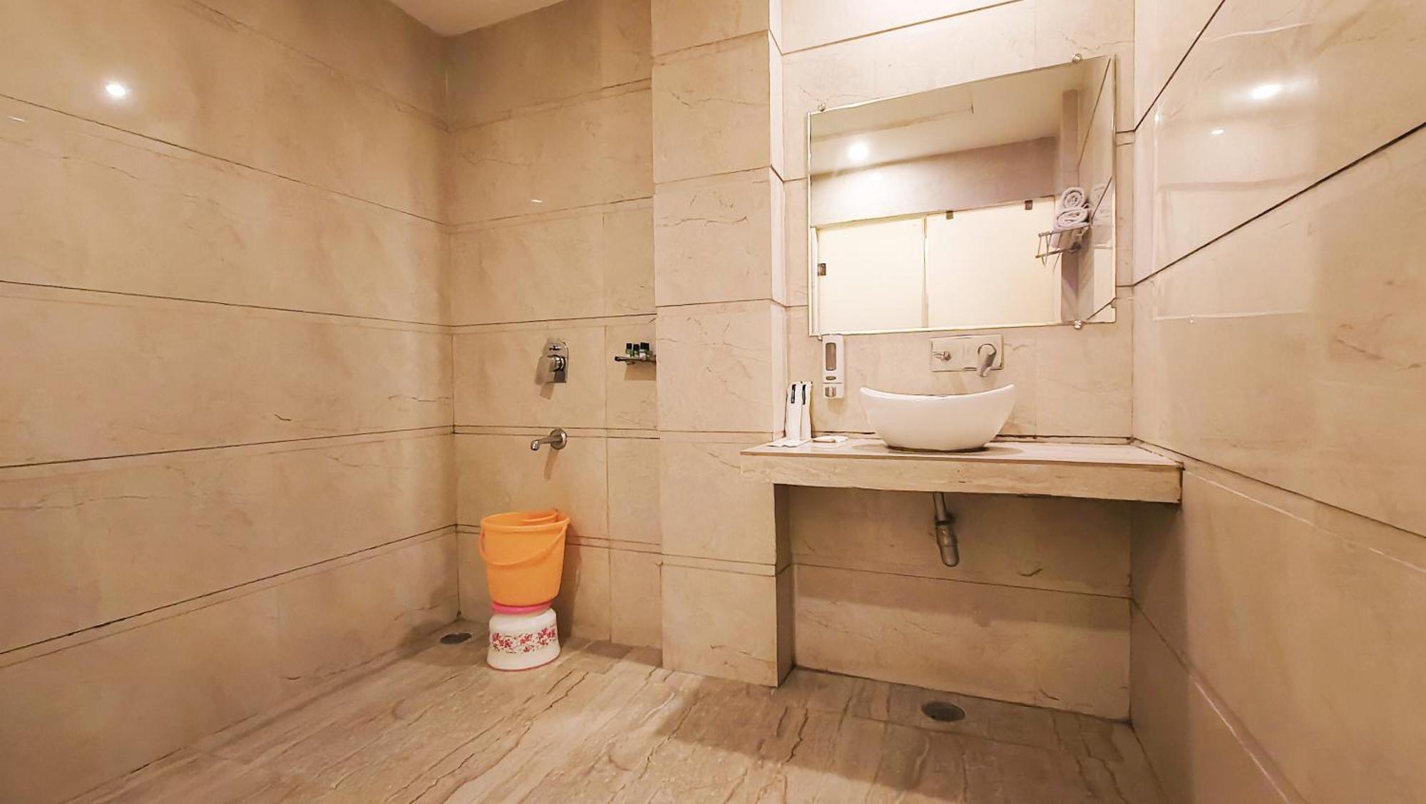 Hotel Sallow Royal Suites Amritsar Dış mekan fotoğraf