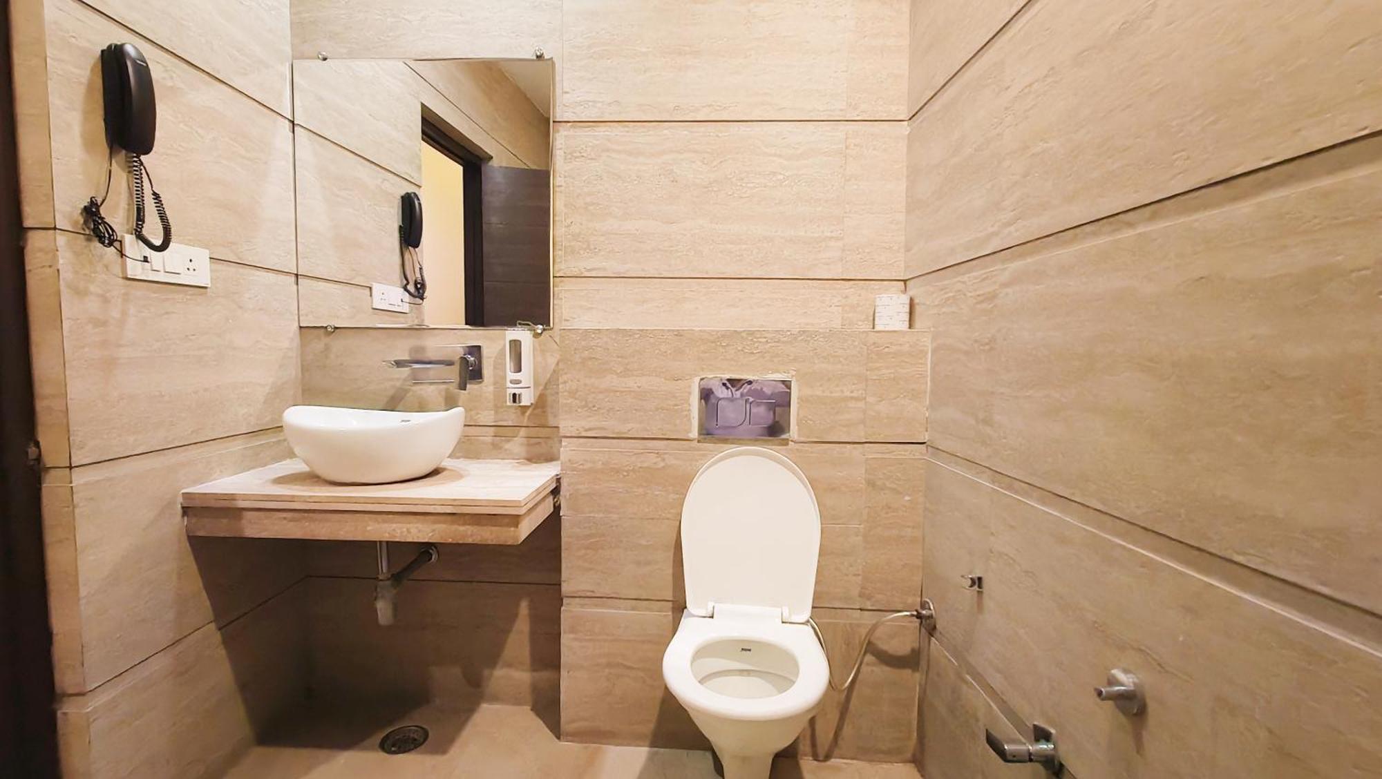 Hotel Sallow Royal Suites Amritsar Dış mekan fotoğraf