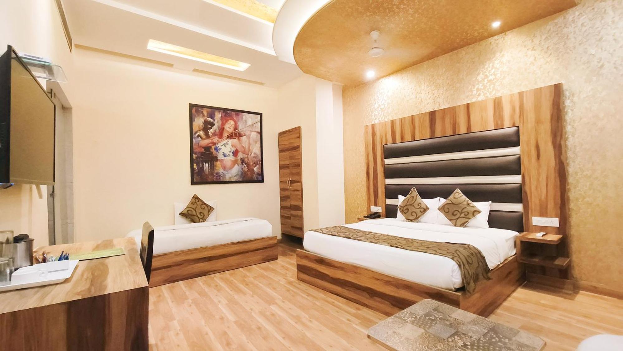 Hotel Sallow Royal Suites Amritsar Dış mekan fotoğraf