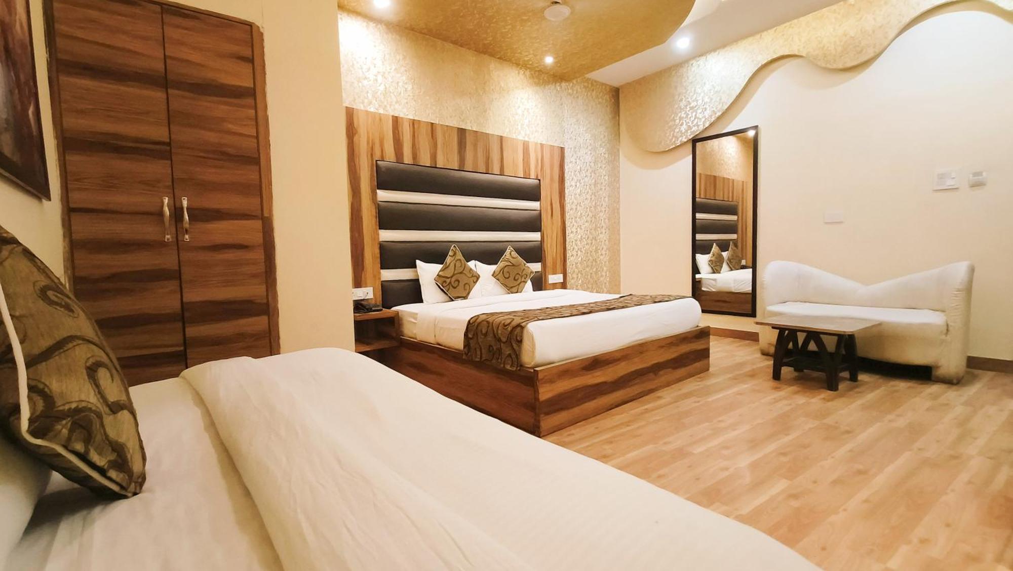 Hotel Sallow Royal Suites Amritsar Dış mekan fotoğraf