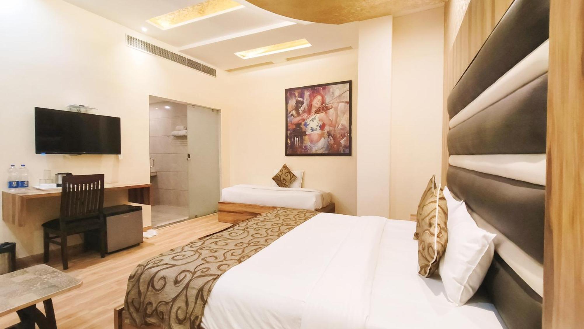Hotel Sallow Royal Suites Amritsar Dış mekan fotoğraf