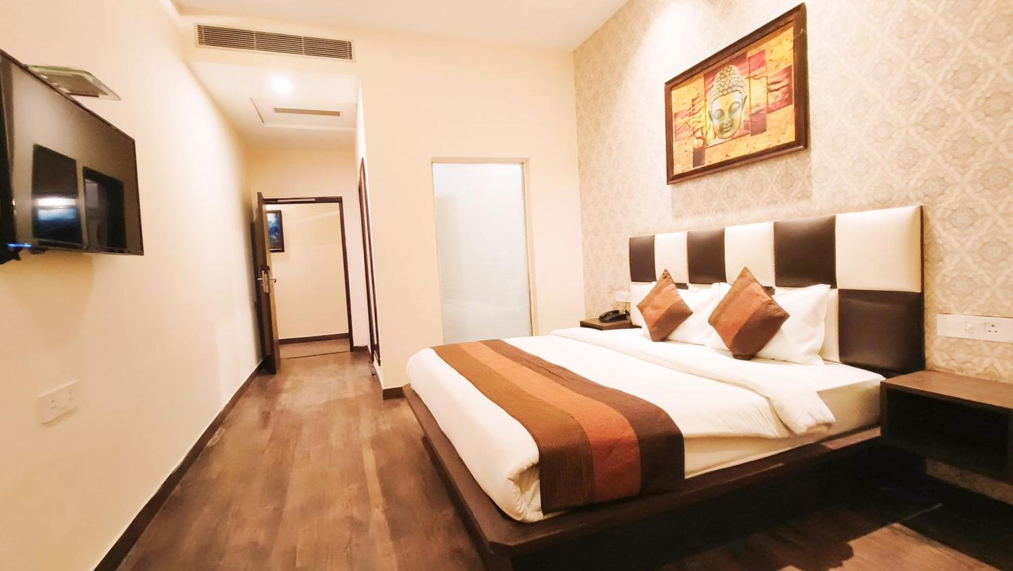 Hotel Sallow Royal Suites Amritsar Dış mekan fotoğraf