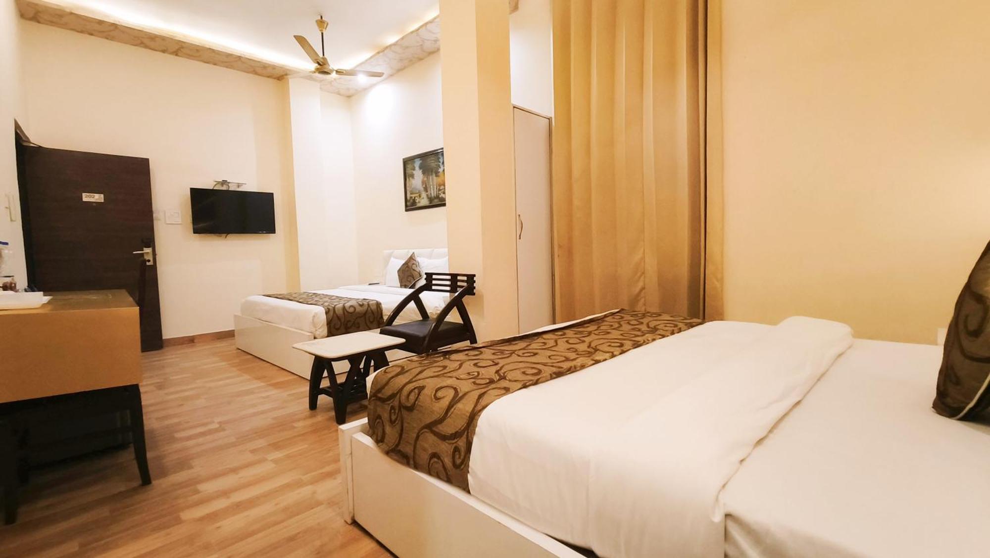 Hotel Sallow Royal Suites Amritsar Dış mekan fotoğraf