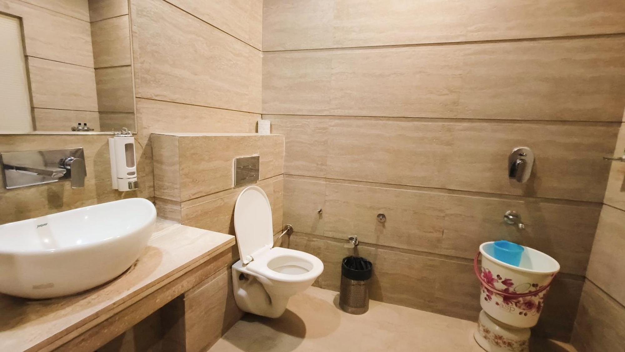 Hotel Sallow Royal Suites Amritsar Dış mekan fotoğraf