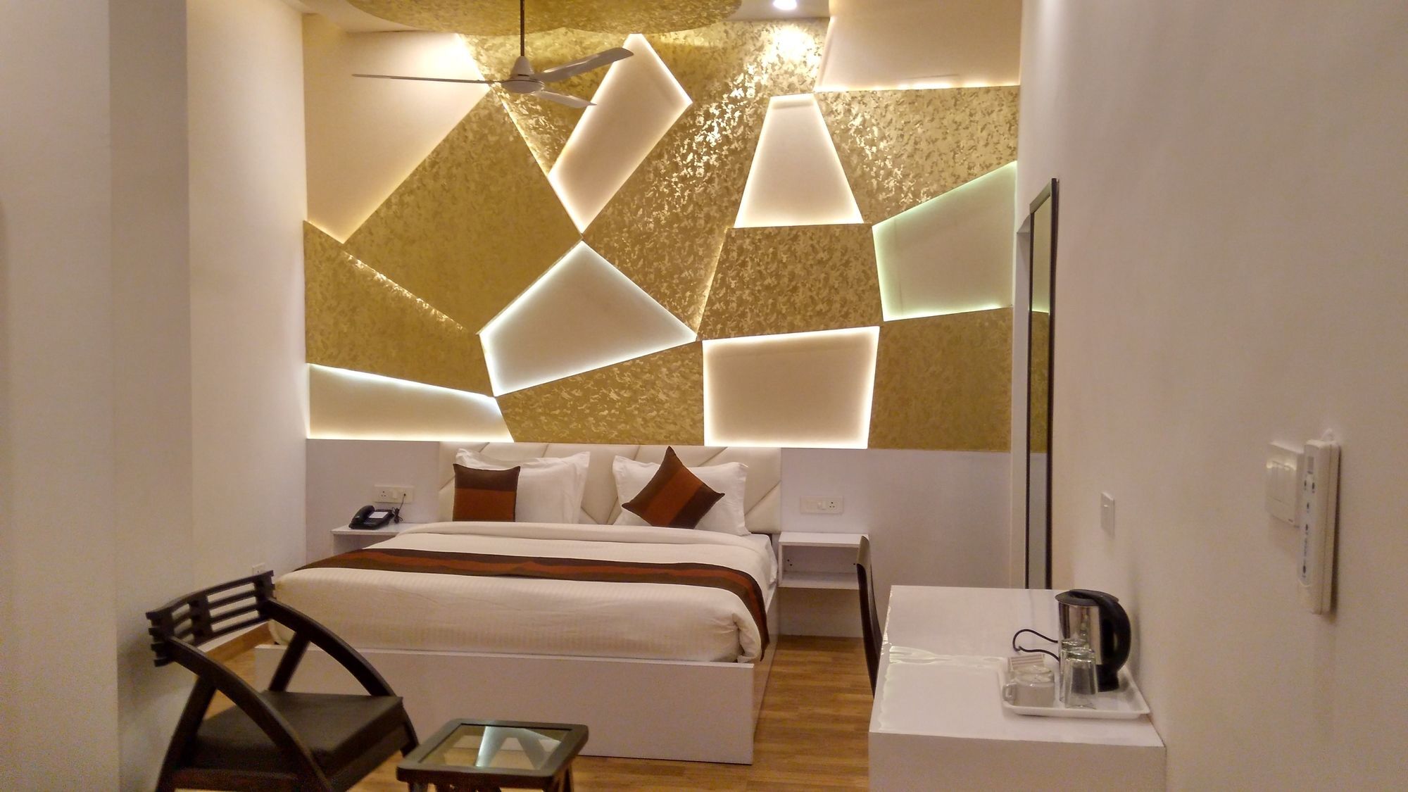 Hotel Sallow Royal Suites Amritsar Dış mekan fotoğraf