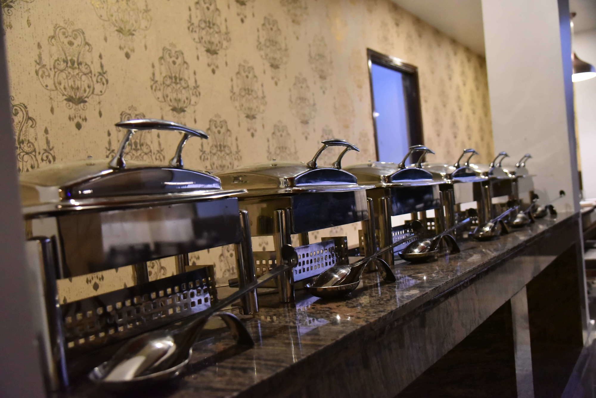 Hotel Sallow Royal Suites Amritsar Dış mekan fotoğraf