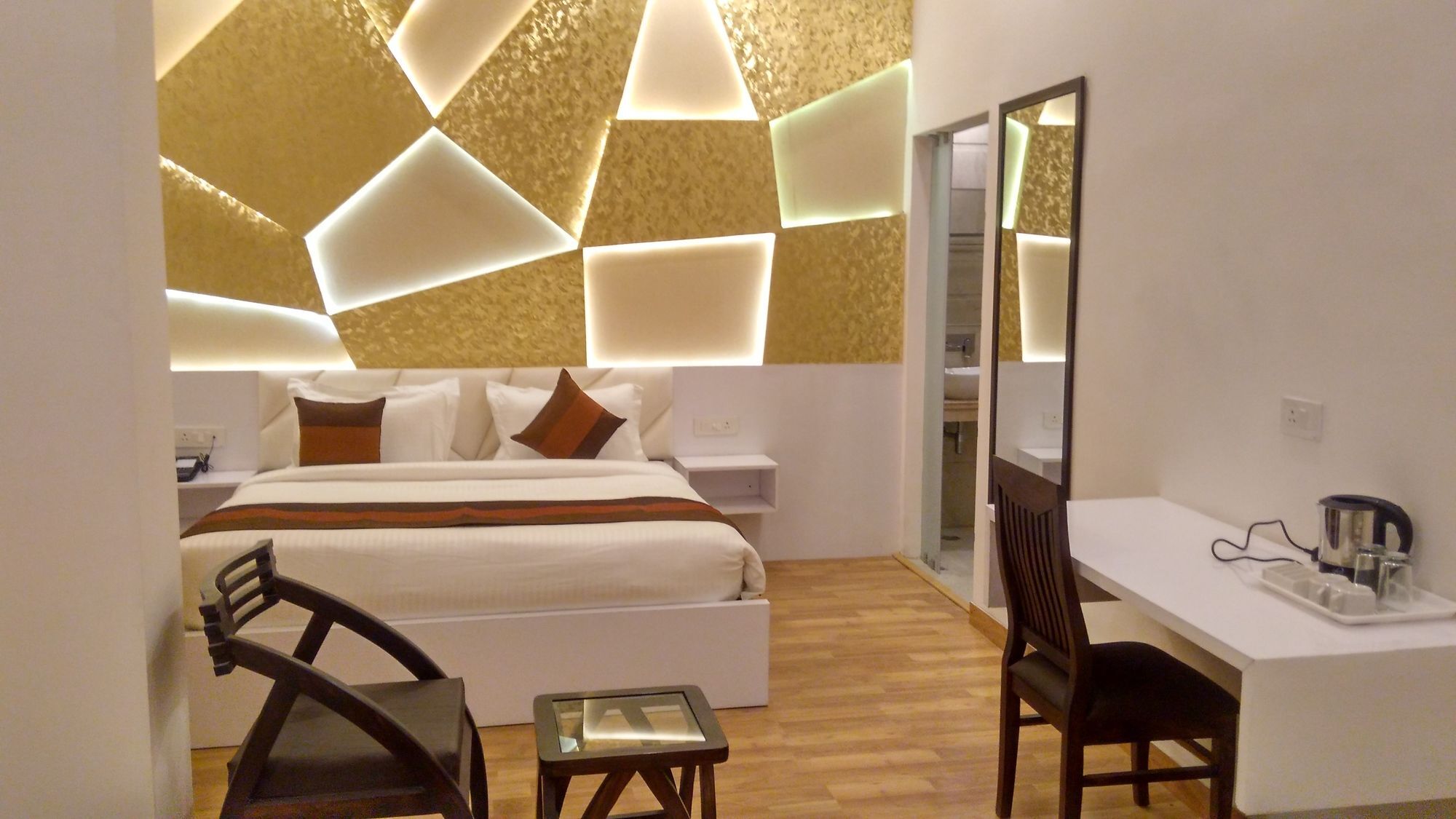Hotel Sallow Royal Suites Amritsar Dış mekan fotoğraf