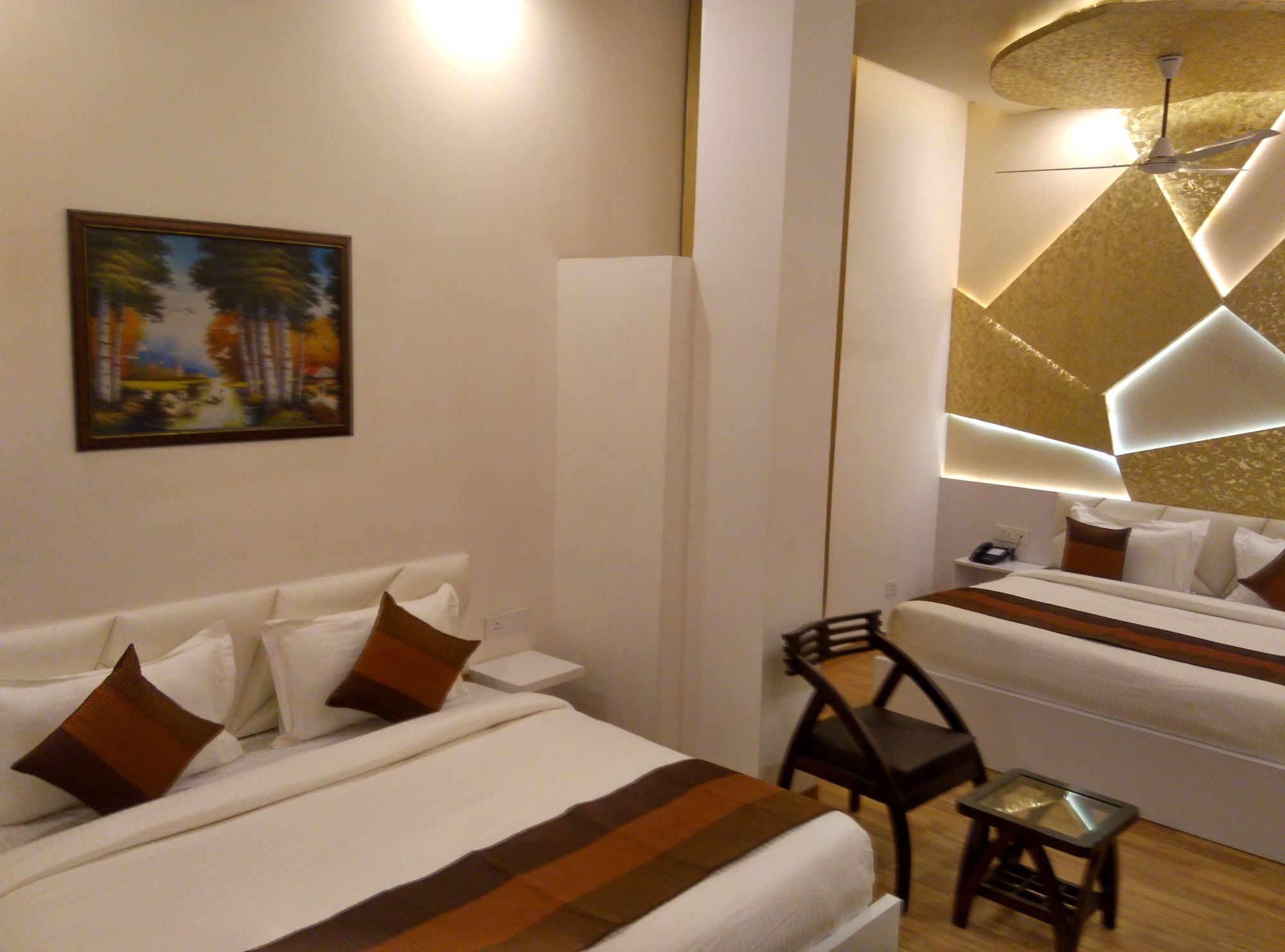 Hotel Sallow Royal Suites Amritsar Dış mekan fotoğraf