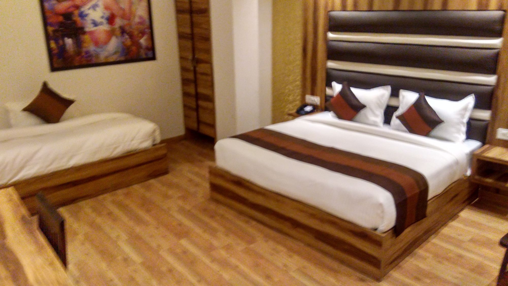 Hotel Sallow Royal Suites Amritsar Dış mekan fotoğraf