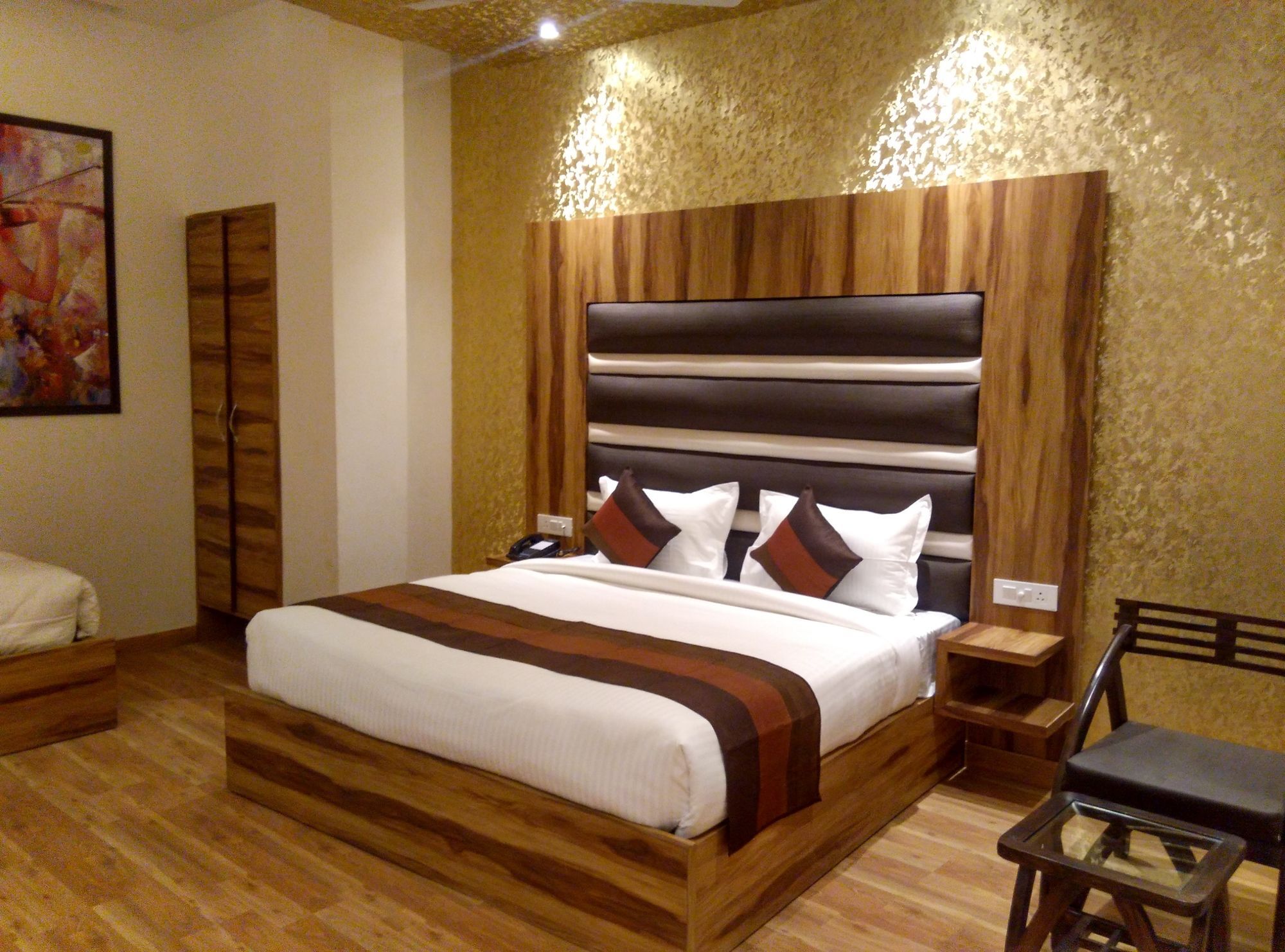 Hotel Sallow Royal Suites Amritsar Dış mekan fotoğraf